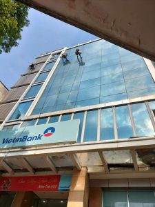 du-day-lau-kinh-mat-ngoai