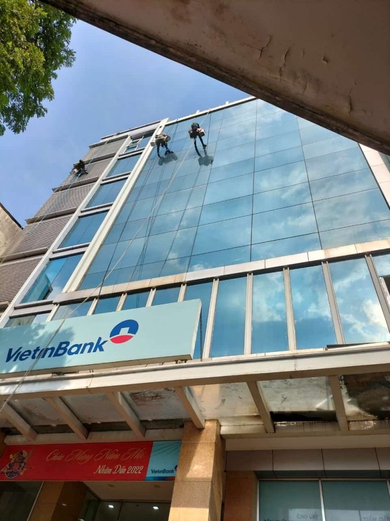 du-day-lau-kinh-mat-ngoai